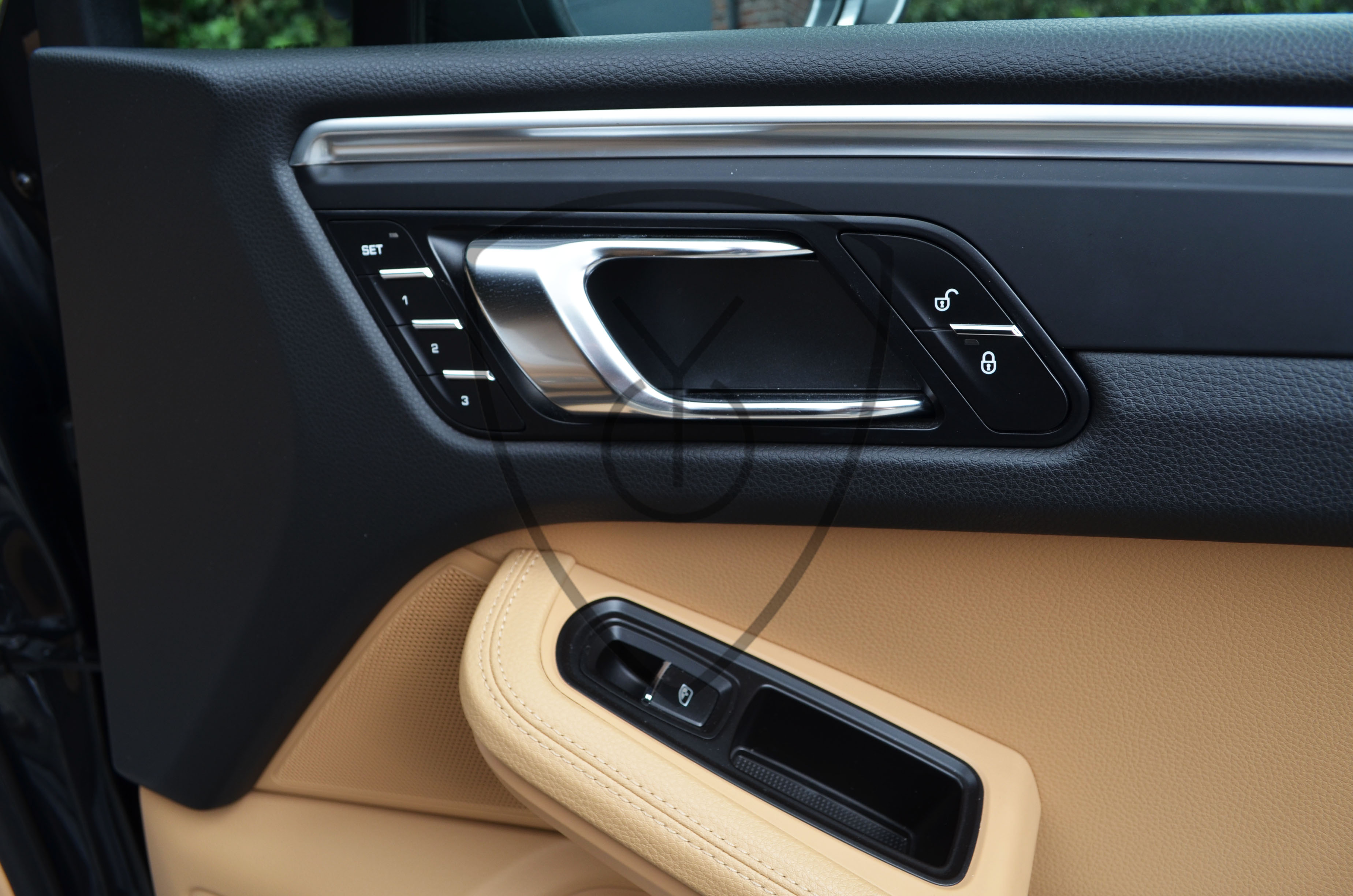 PORSCHE MACAN TURBO PDK — image 8